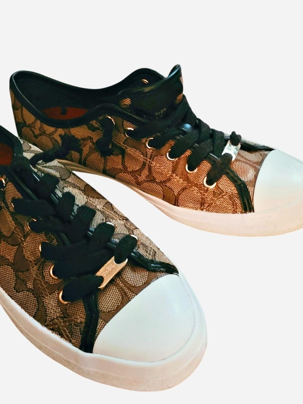 Coach Signature Lace-Up Sneaker in Brown/Black